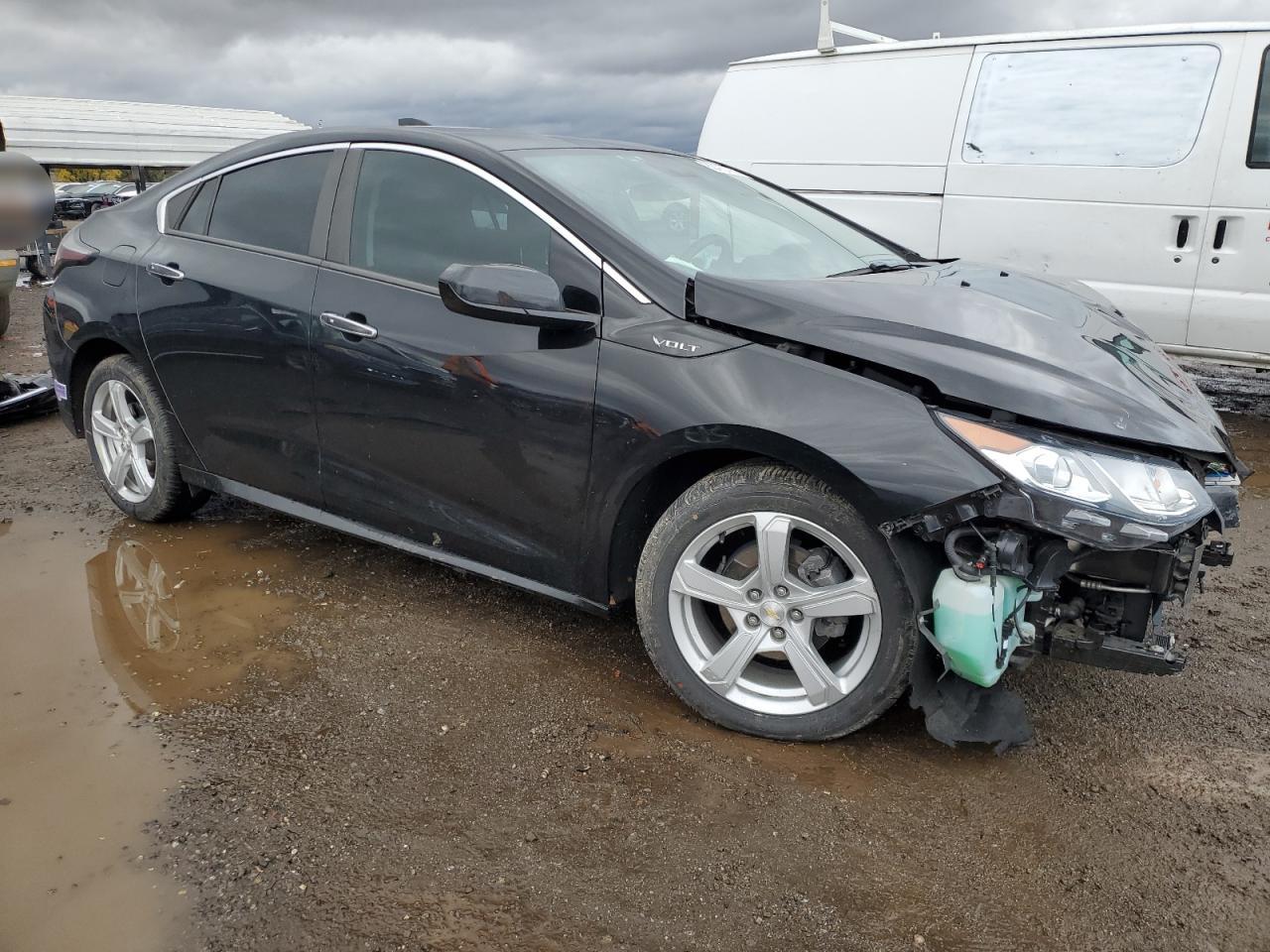 2018 Chevrolet Volt - Image 4