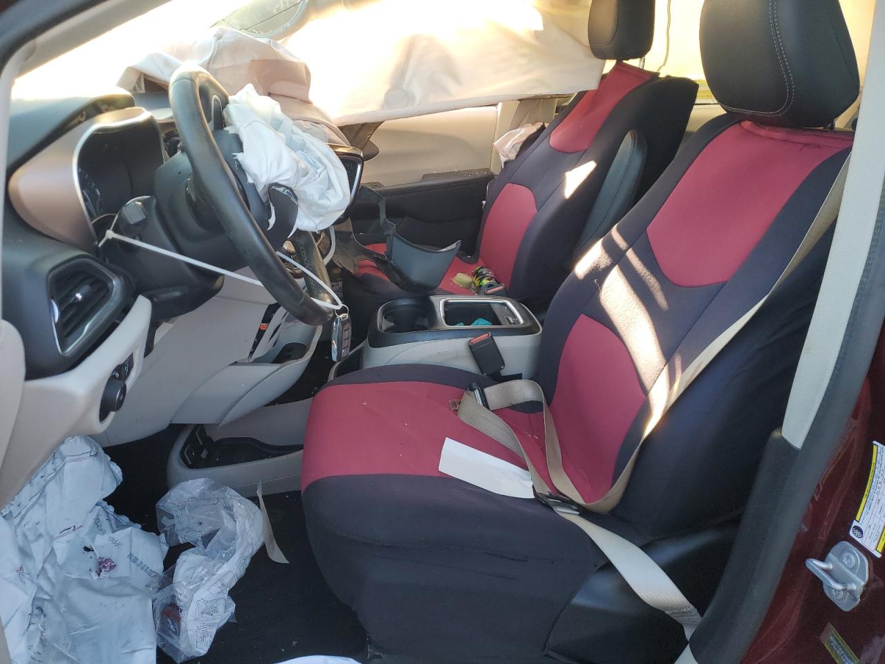 2018 Chrysler Pacifica - Image 7