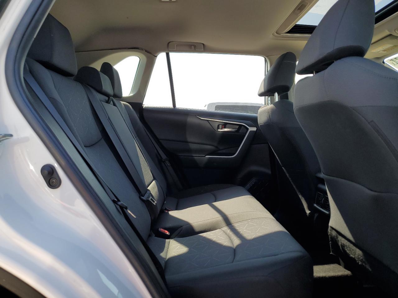 2019 Toyota RAV 4 - Image 11