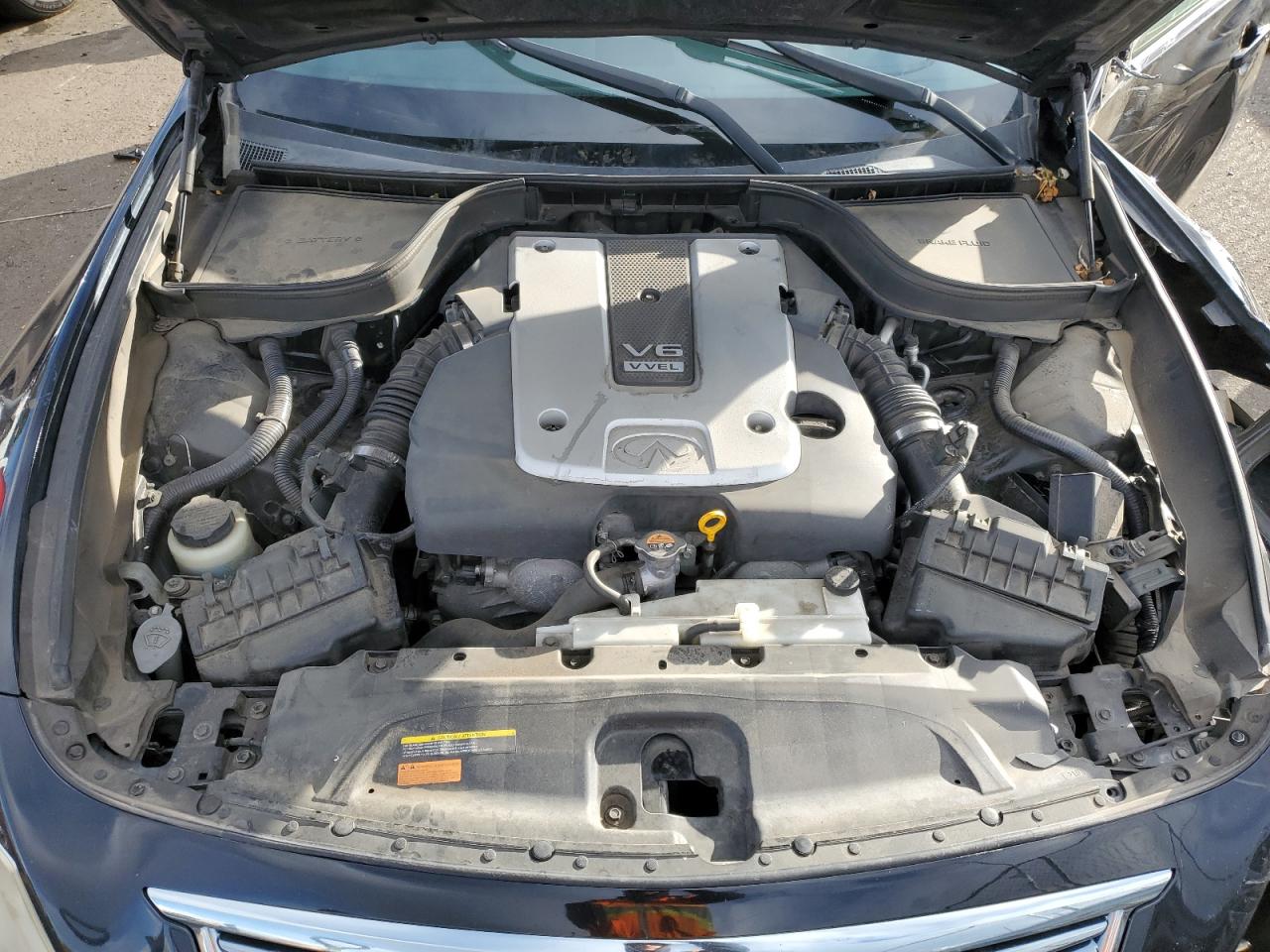 2012 Infiniti G - Image 12