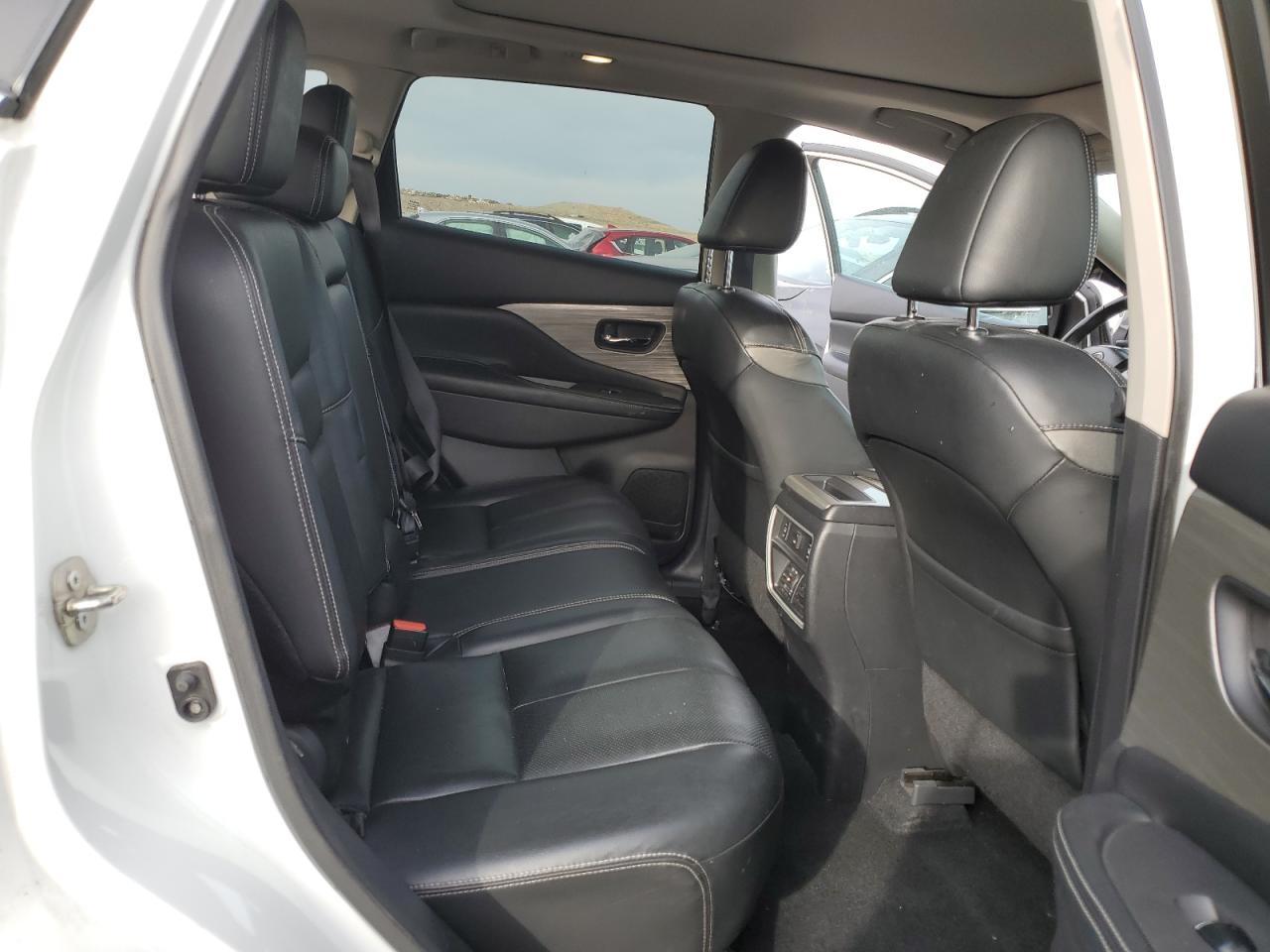 2016 Nissan Murano - Image 10