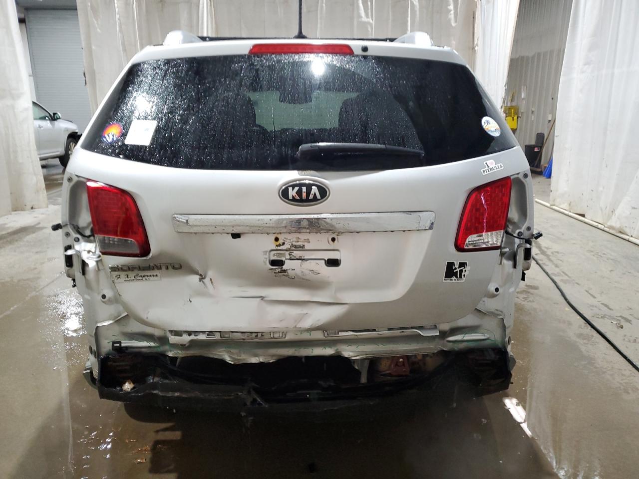 5XYKTDA10BG059626 2011 Kia Sorento Base