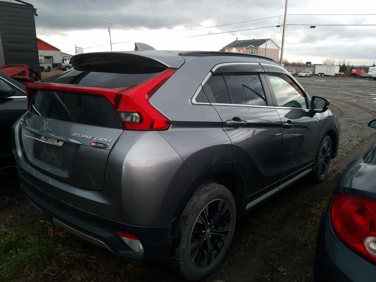 2019 Mitsubishi Eclipse - Image 3