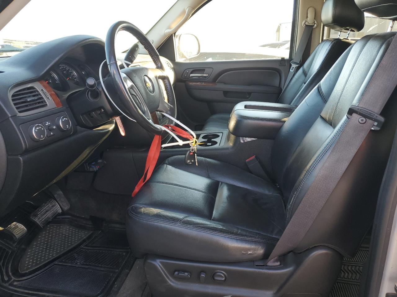 2011 Chevrolet Avalanche - Image 7