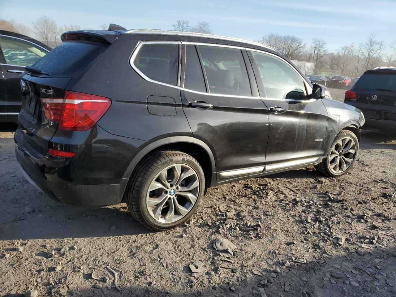 VIN 5UXWX7C54H0S19348 2017 BMW X3 no.3