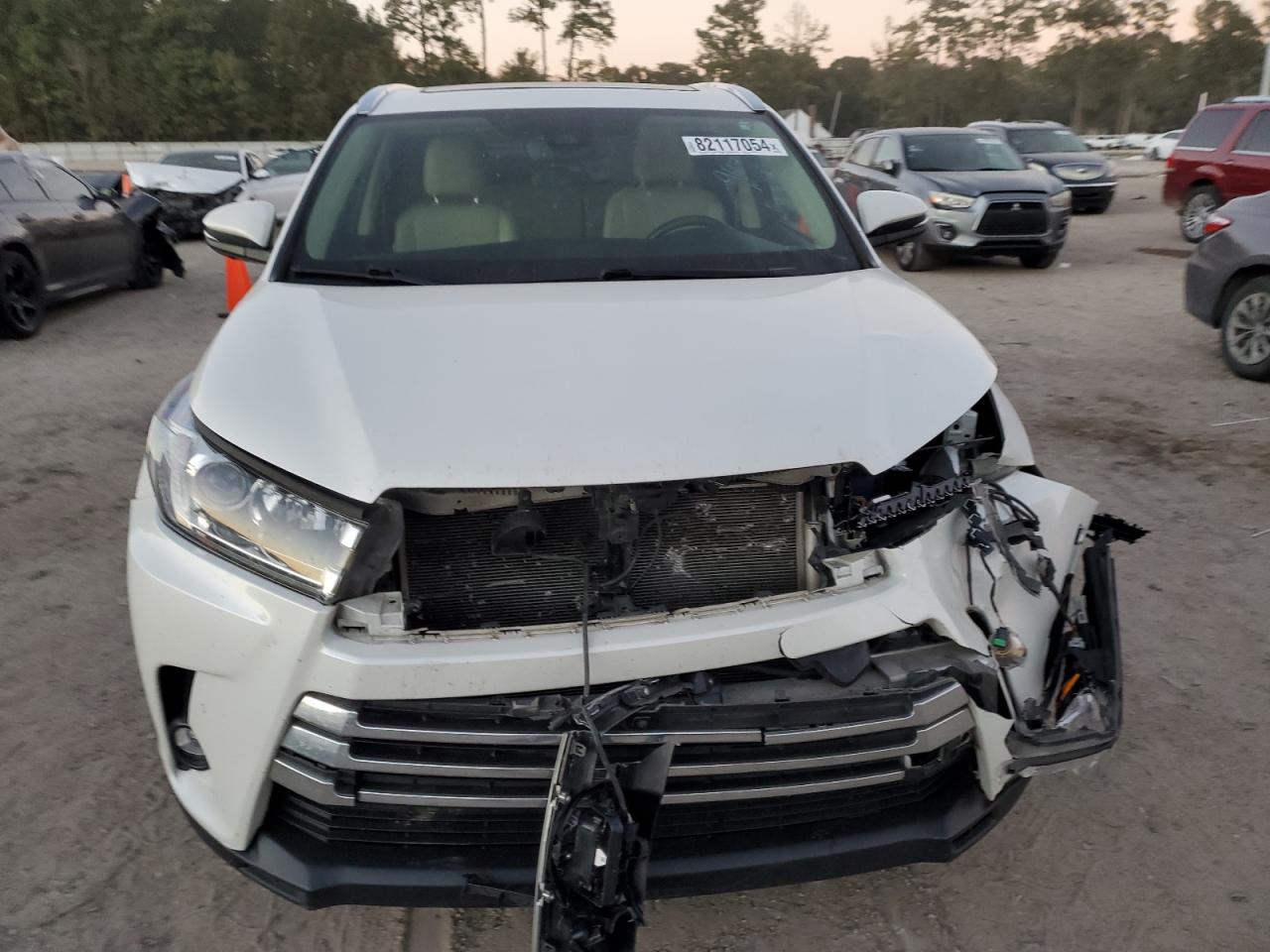 2019 Toyota Highlander - Image 5
