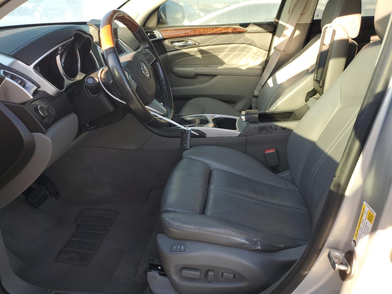 2010 Cadillac SRX - Image 7