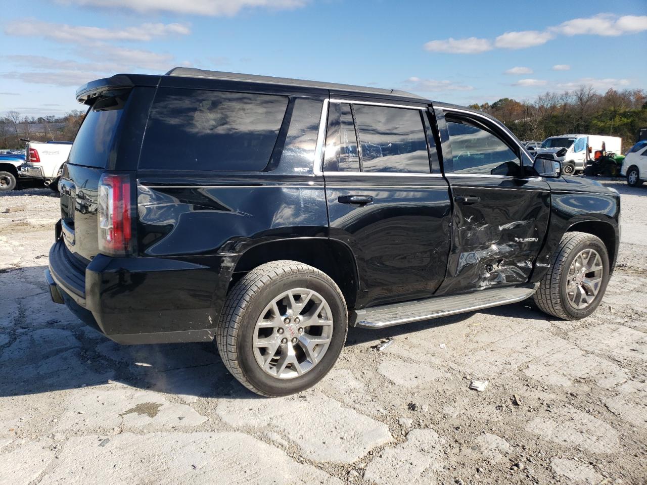 2015 GMC Yukon - Image 3