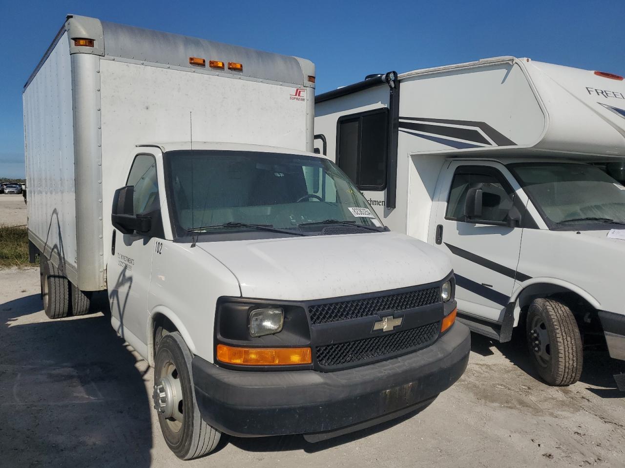2013 Chevrolet Express - Image 4
