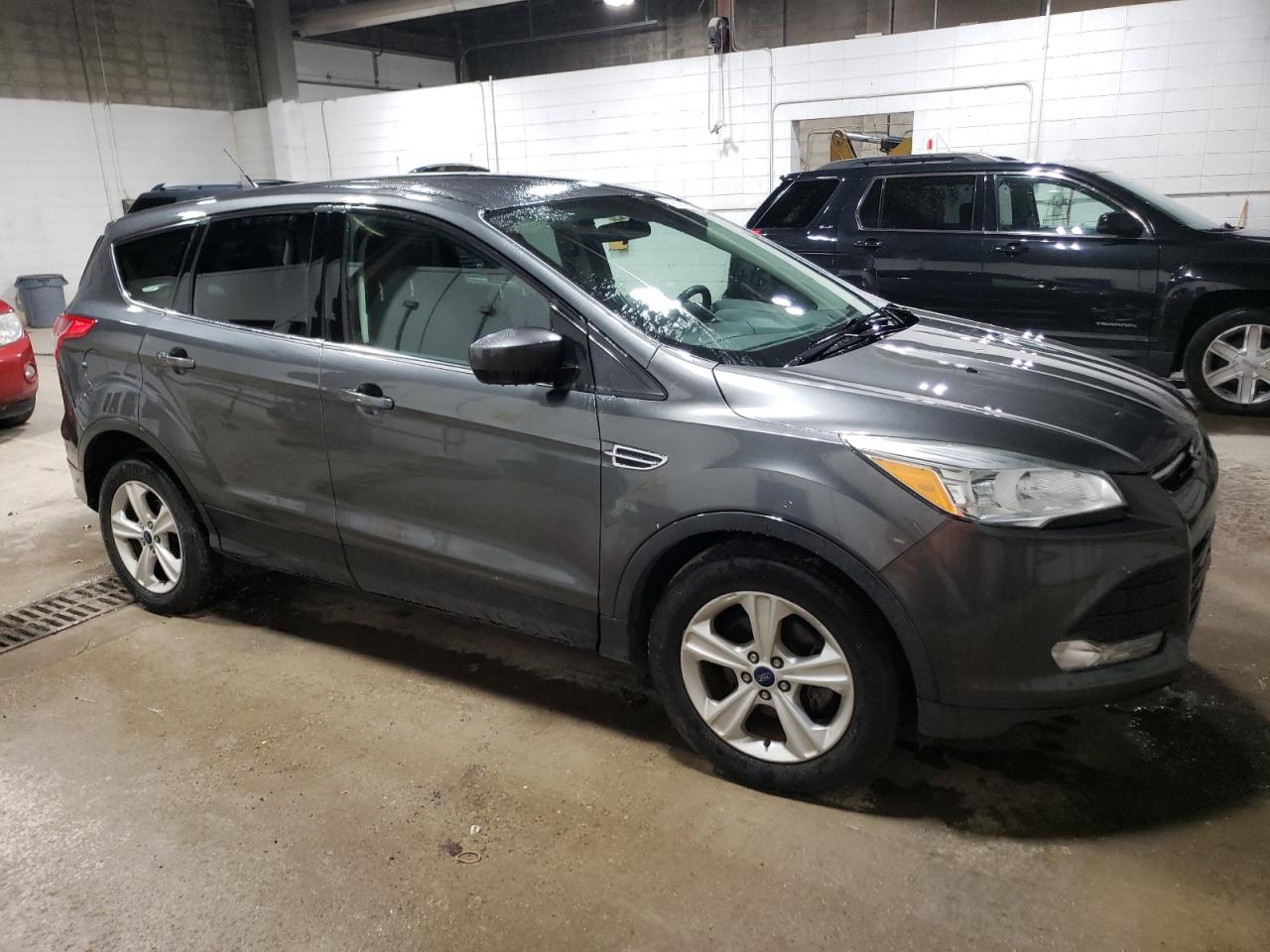 VIN 1FMCU0GXXGUB99061 2016 FORD ESCAPE no.4