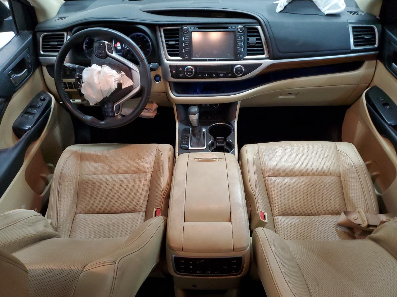 2017 Toyota Highlander - Image 8