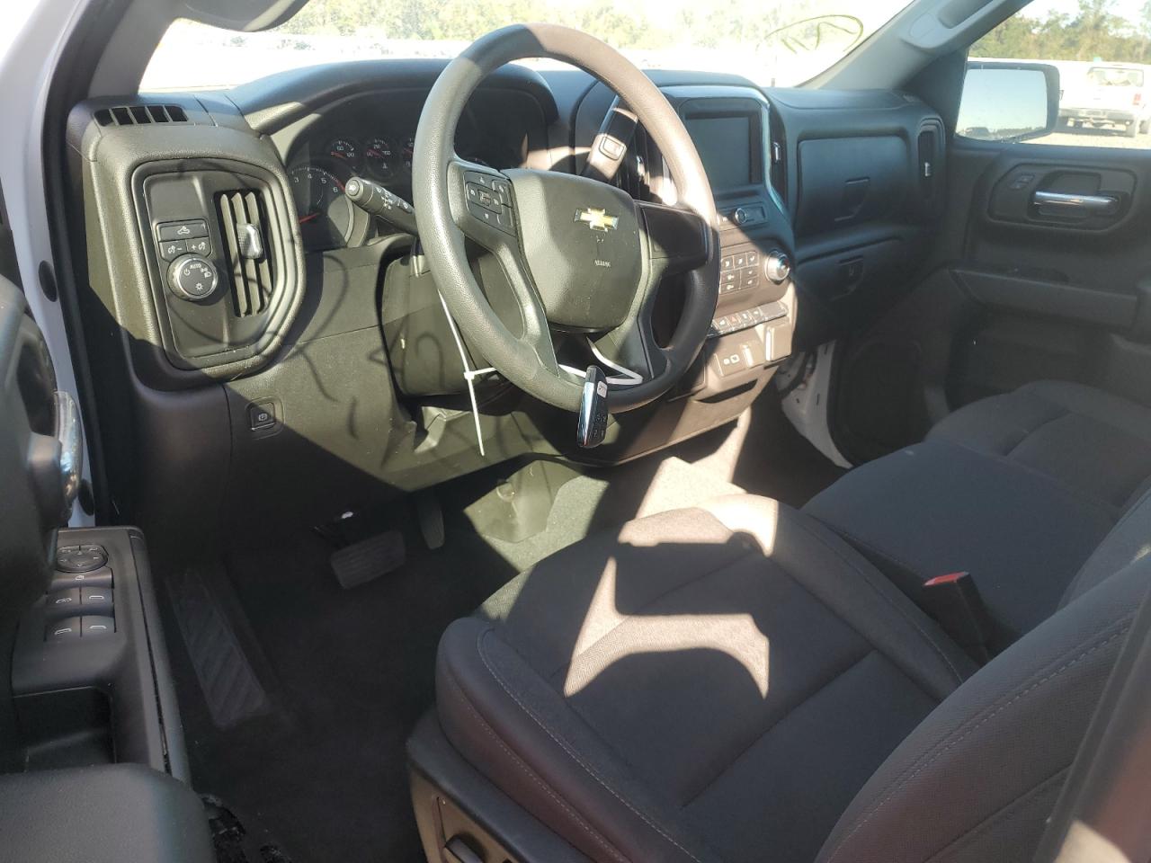 2022 Chevrolet Silverado - Image 8