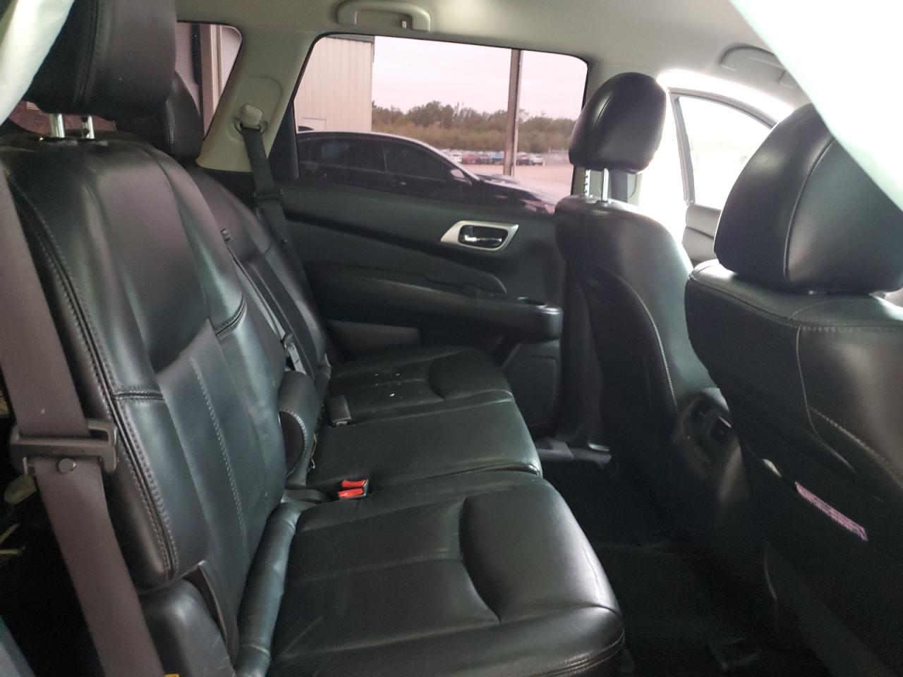 2013 Nissan Pathfinder - Image 10