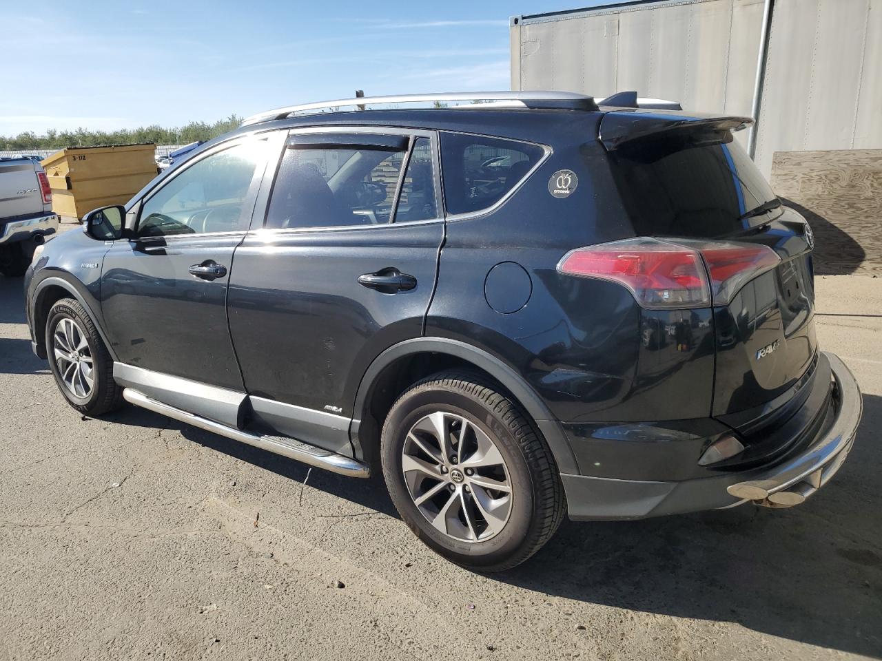 VIN JTMRJREV5GD040607 2016 TOYOTA RAV4 no.2