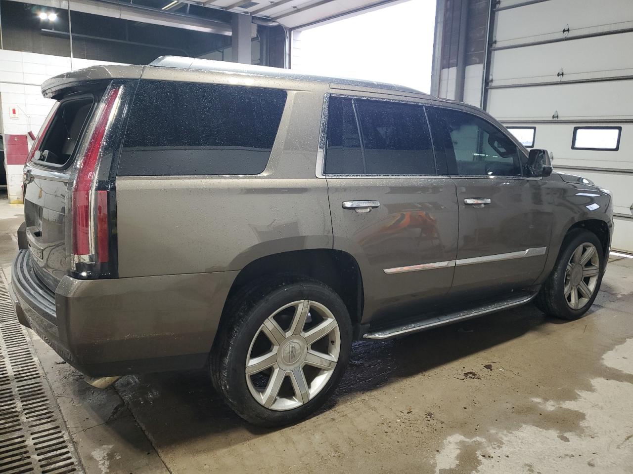 2016 Cadillac Escalade - Image 3