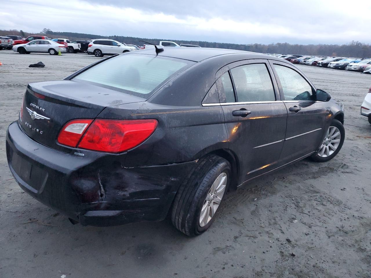 2010 Chrysler Sebring - Image 3