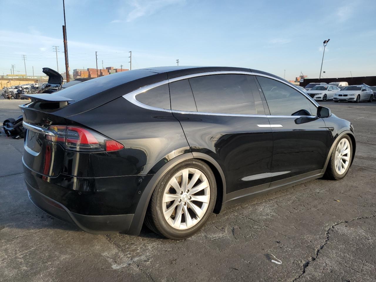 VIN 5YJXCAE24JF103883 2018 TESLA MODEL X no.3