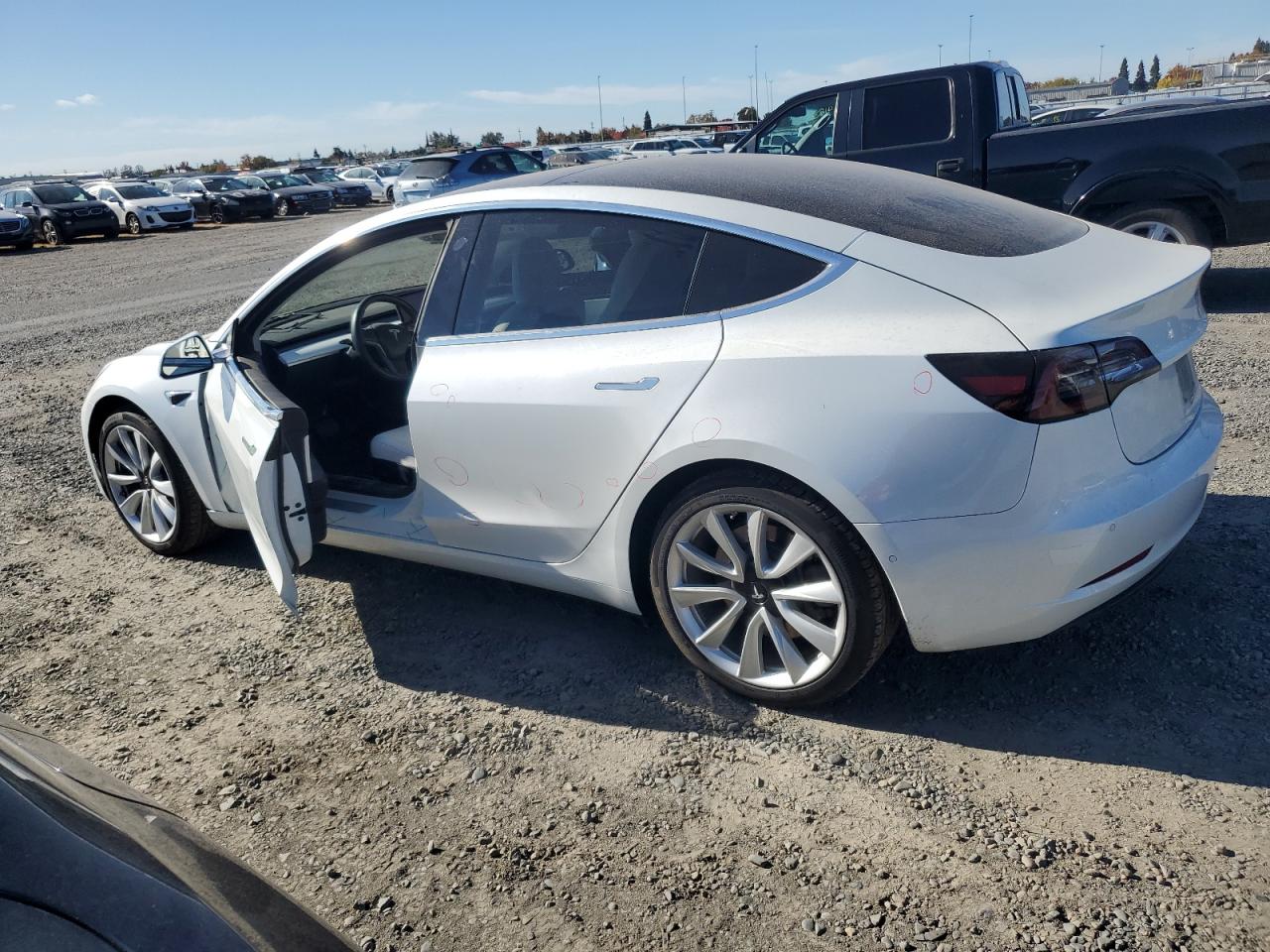 VIN 5YJ3E1EA7JF169652 2018 TESLA MODEL 3 no.2