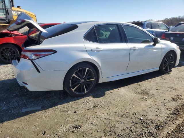  TOYOTA CAMRY 2018 Biały