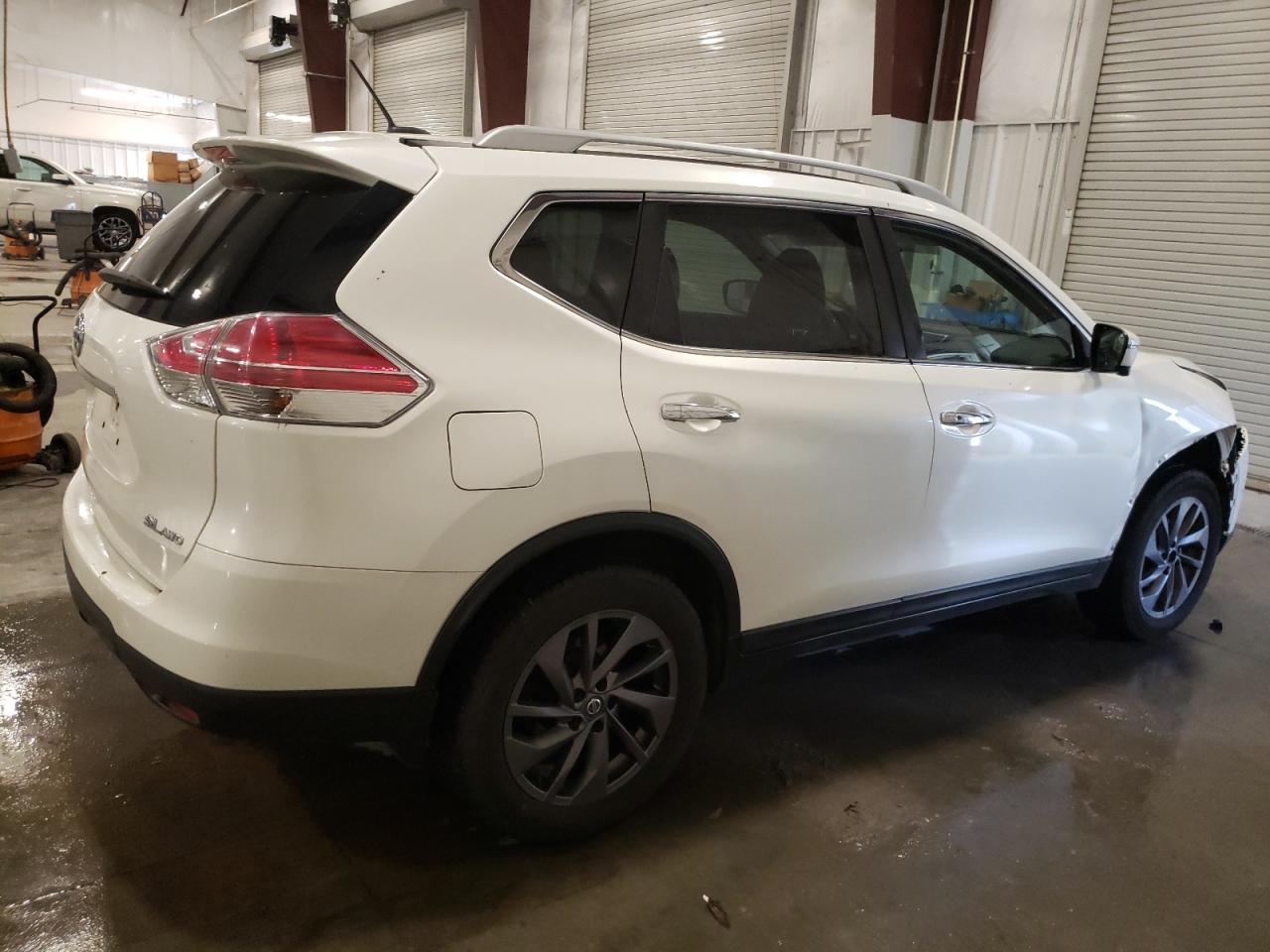 2016 Nissan Rogue - Image 3