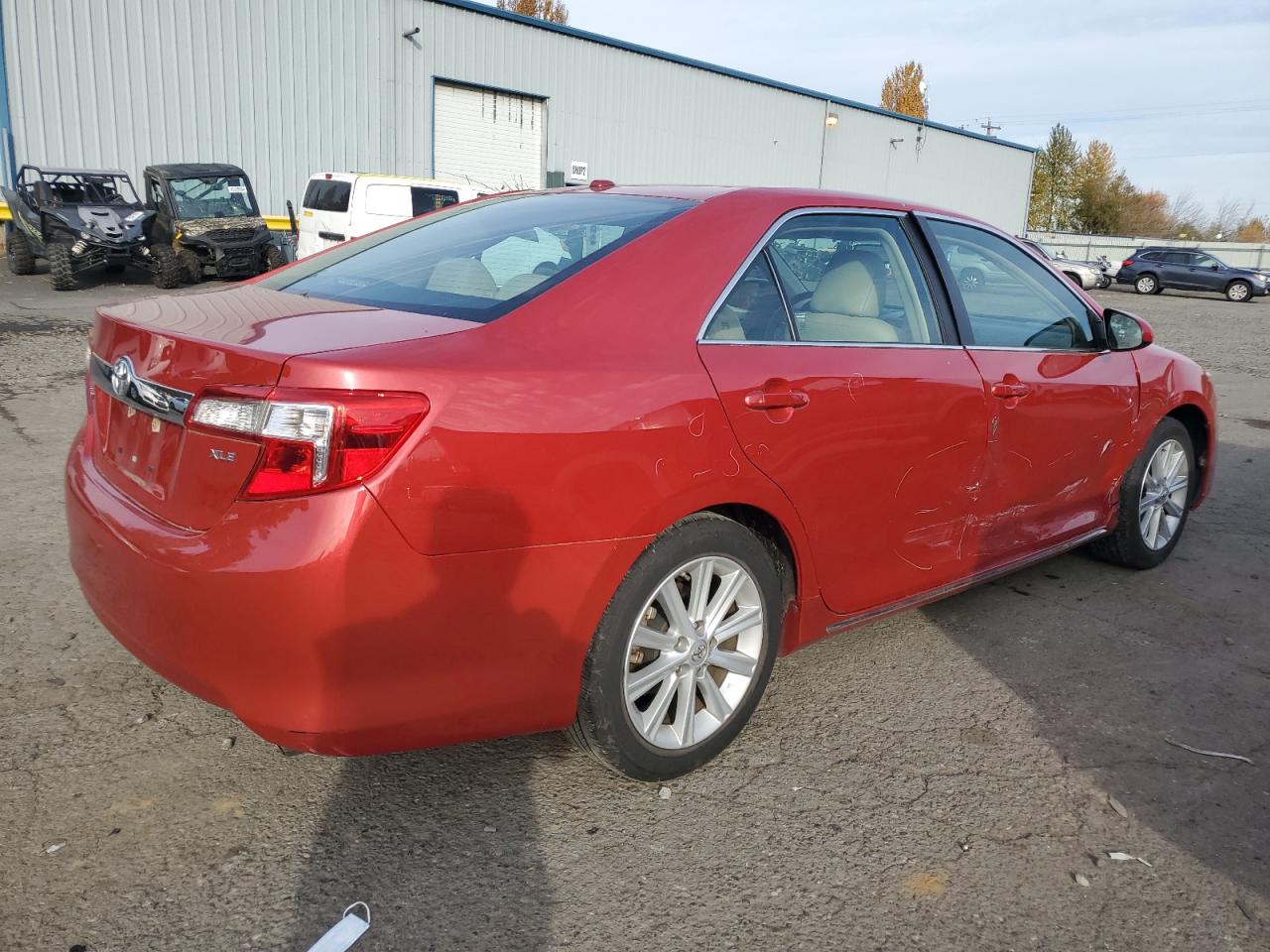 VIN 4T4BF1FK3ER428930 2014 TOYOTA CAMRY no.3