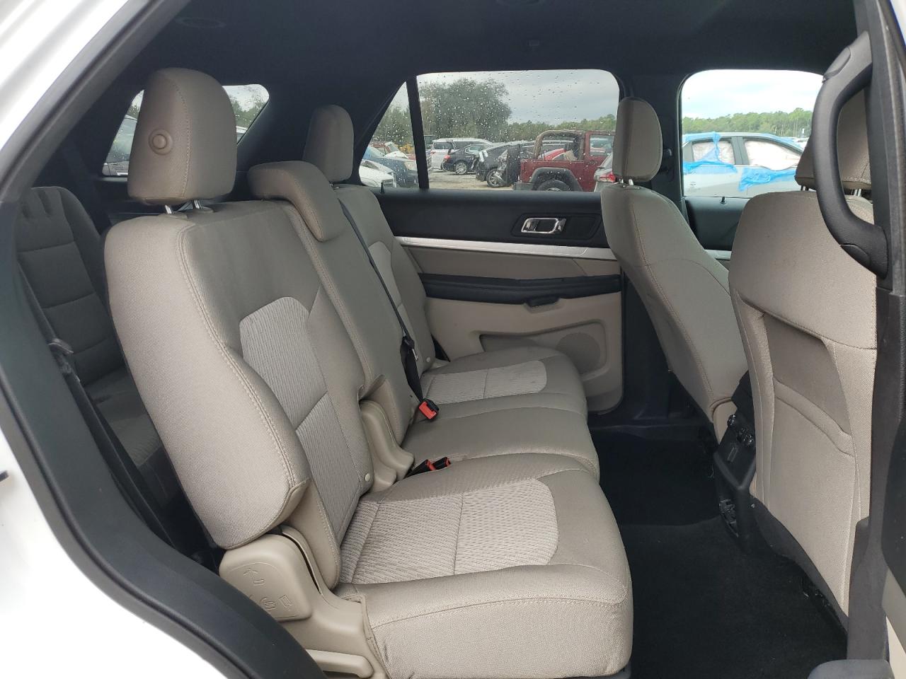 2019 Ford Explorer - Image 11