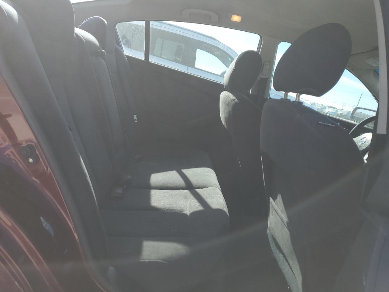 2010 Nissan Altima - Image 10