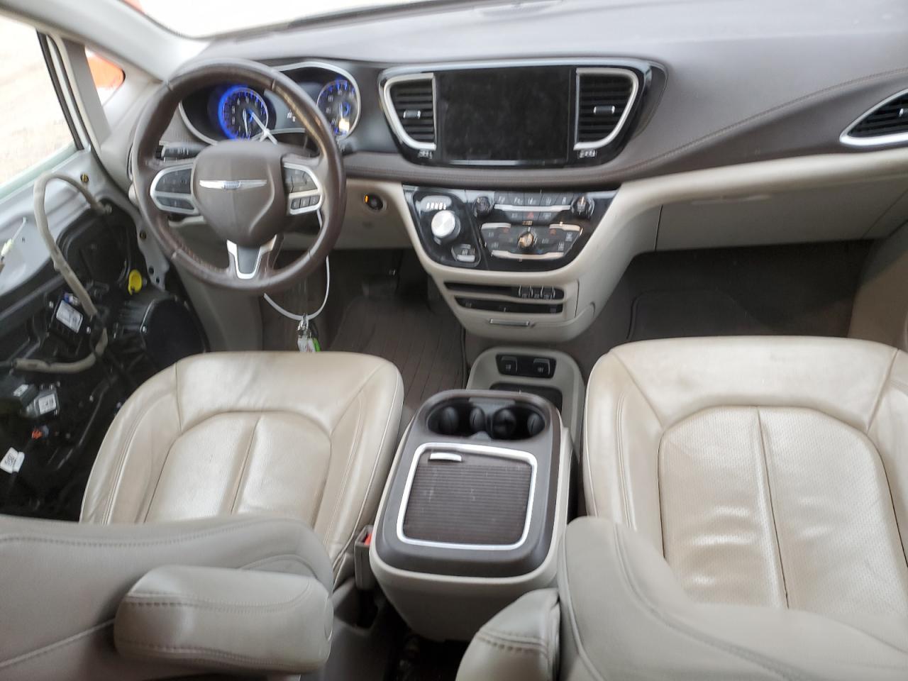 2021 Chrysler Pacifica - Image 8