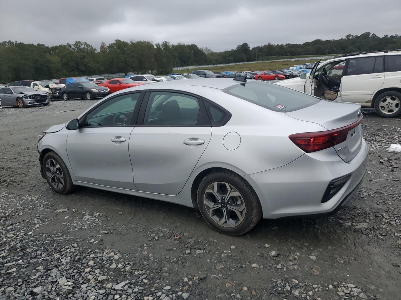 2019 Kia Forte - Image 2