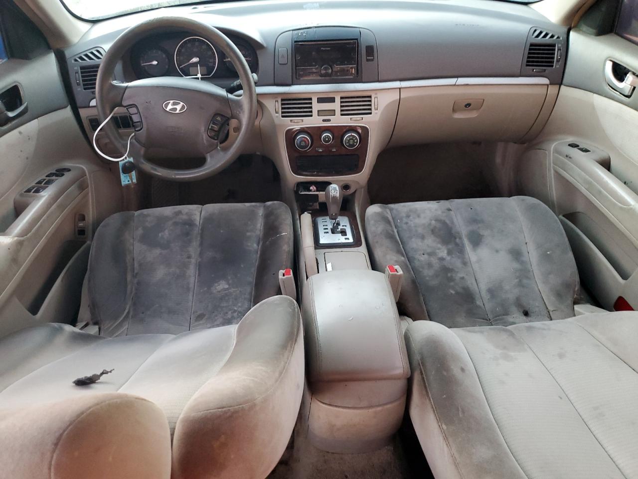 2008 Hyundai Accent - Image 8