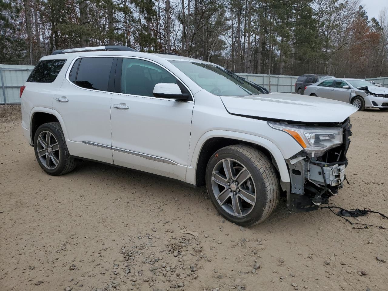 2017 GMC Acadia - Image 4