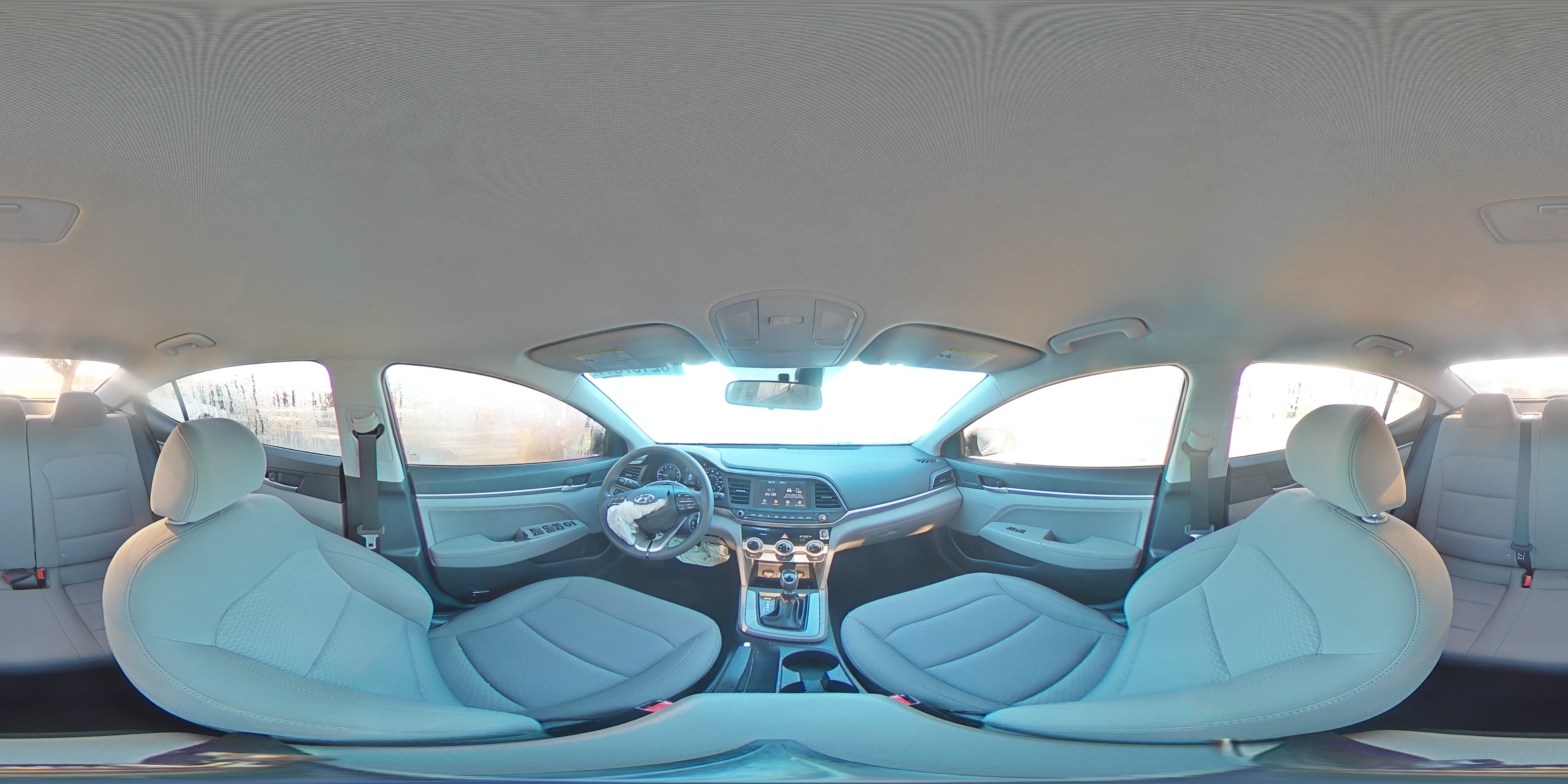 2019 Hyundai Elantra - Image 13
