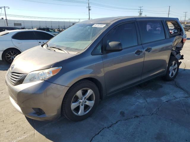 2017 Toyota Sienna  en Venta en Sun Valley, CA - Rear End