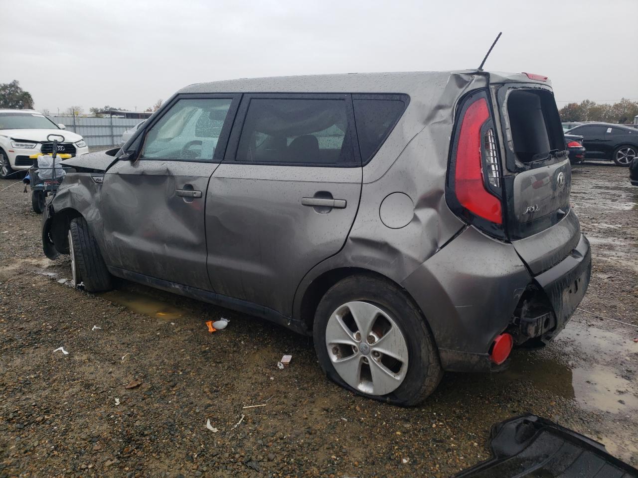 VIN KNDJN2A24F7178379 2015 KIA SOUL no.2