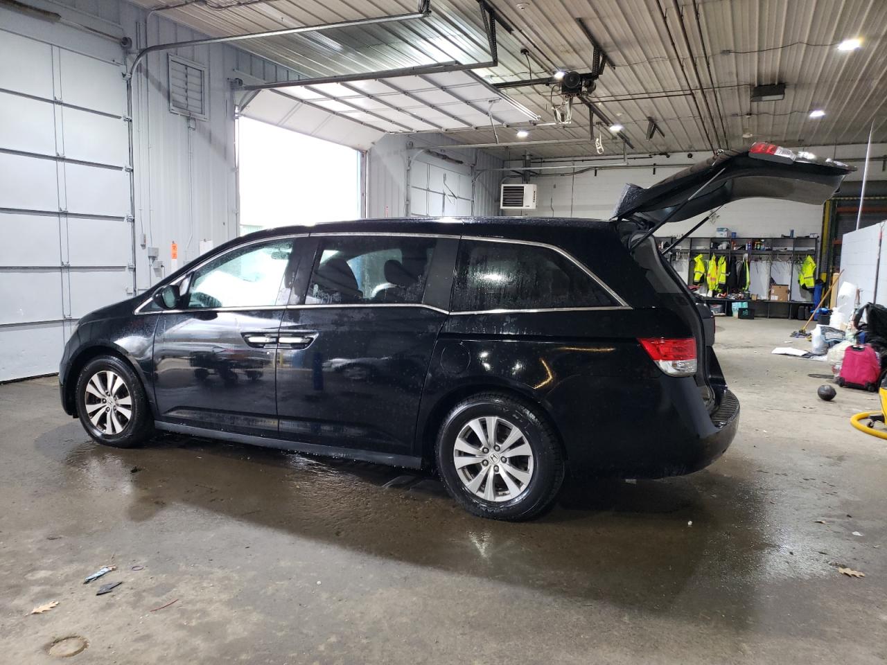2015 Honda Odyssey - Image 2