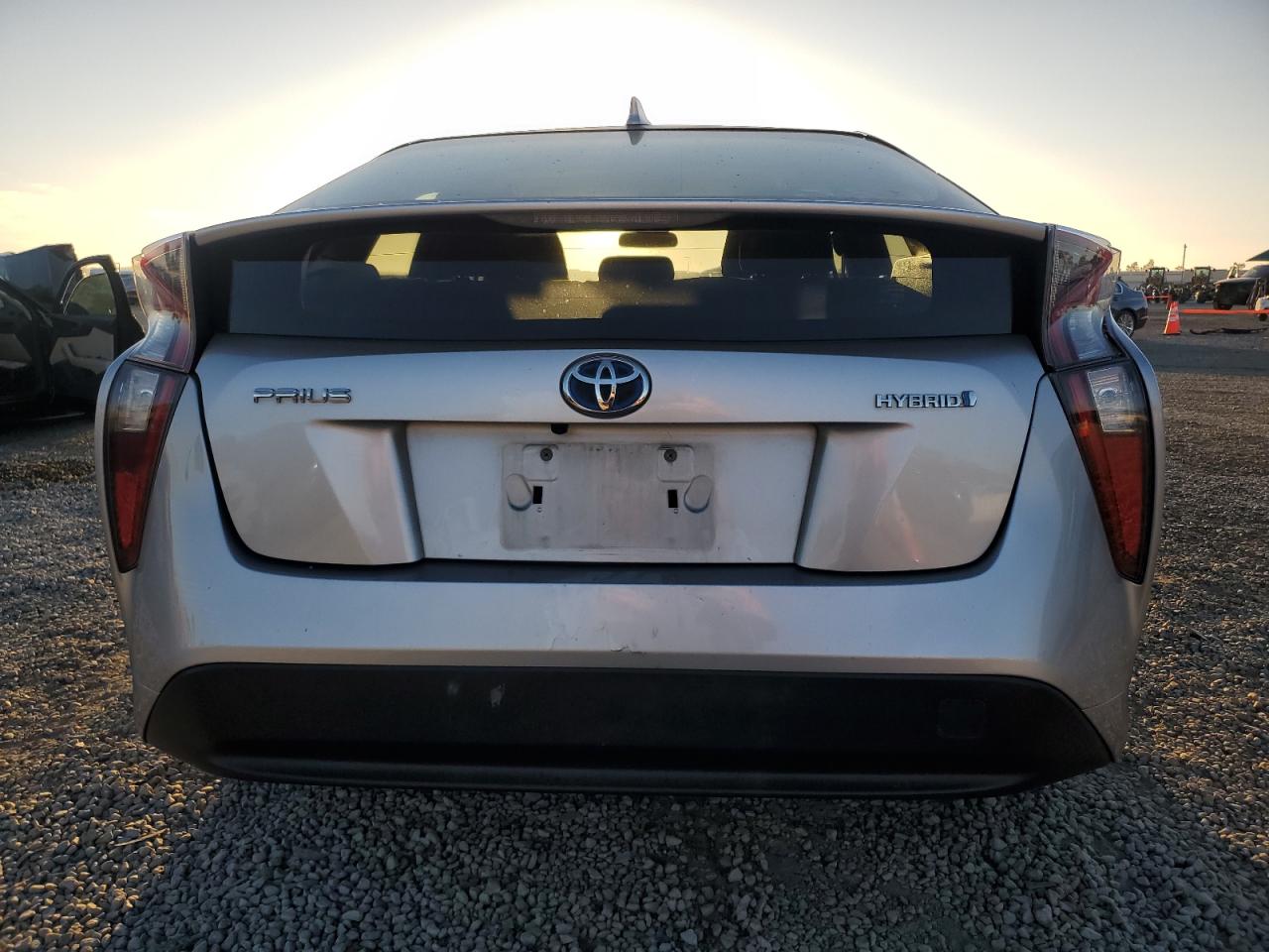 VIN JTDKBRFU2J3081987 2018 TOYOTA PRIUS no.6