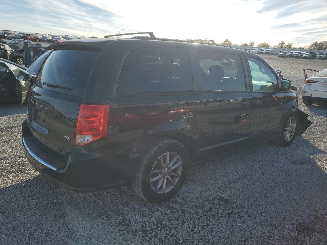2014 Dodge Caravan - Image 3