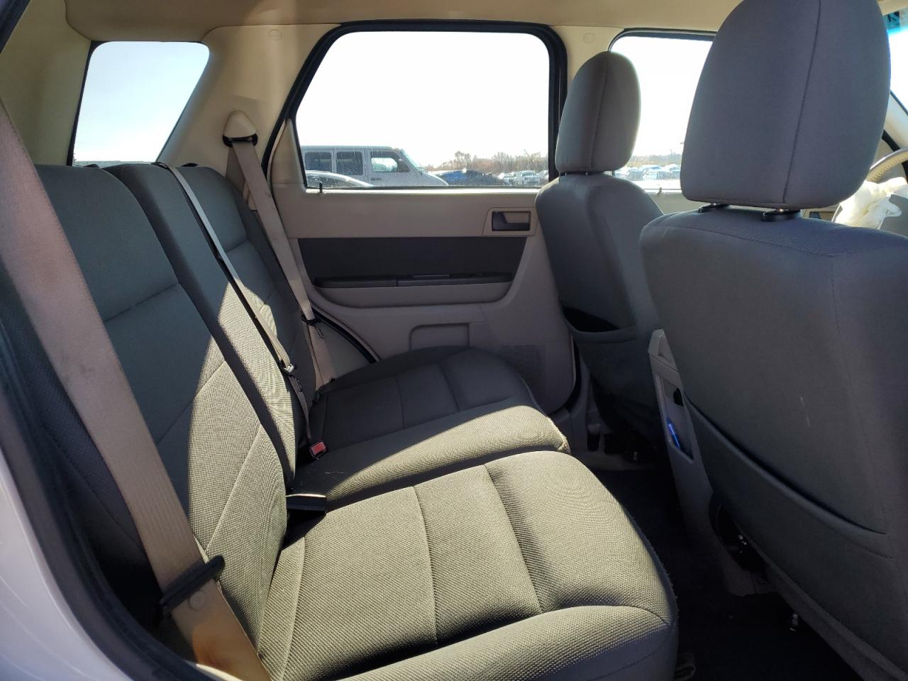 2009 Ford Escape - Image 11