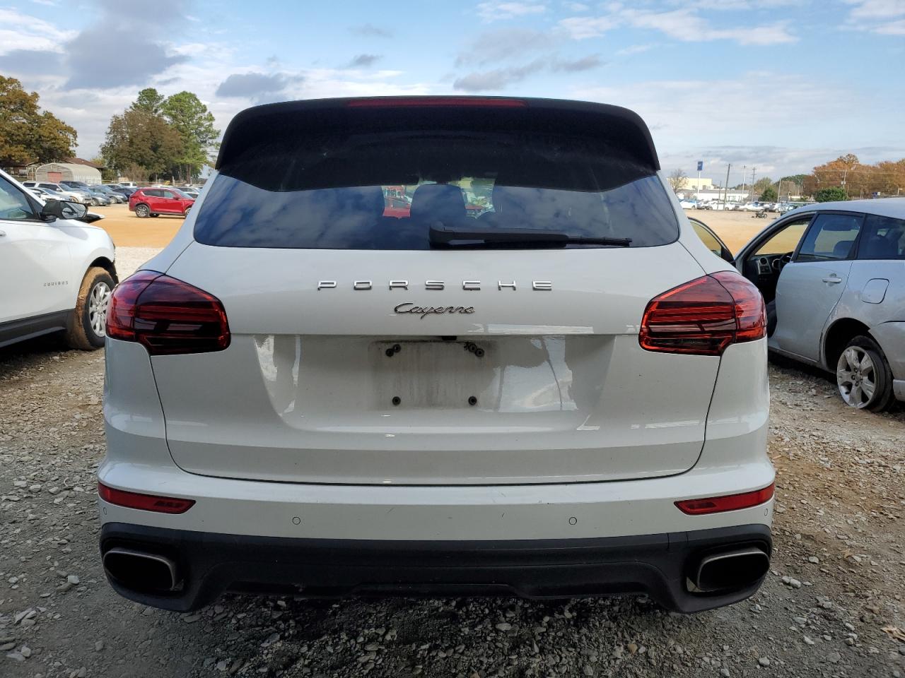 2017 Porsche Cayenne - Image 6