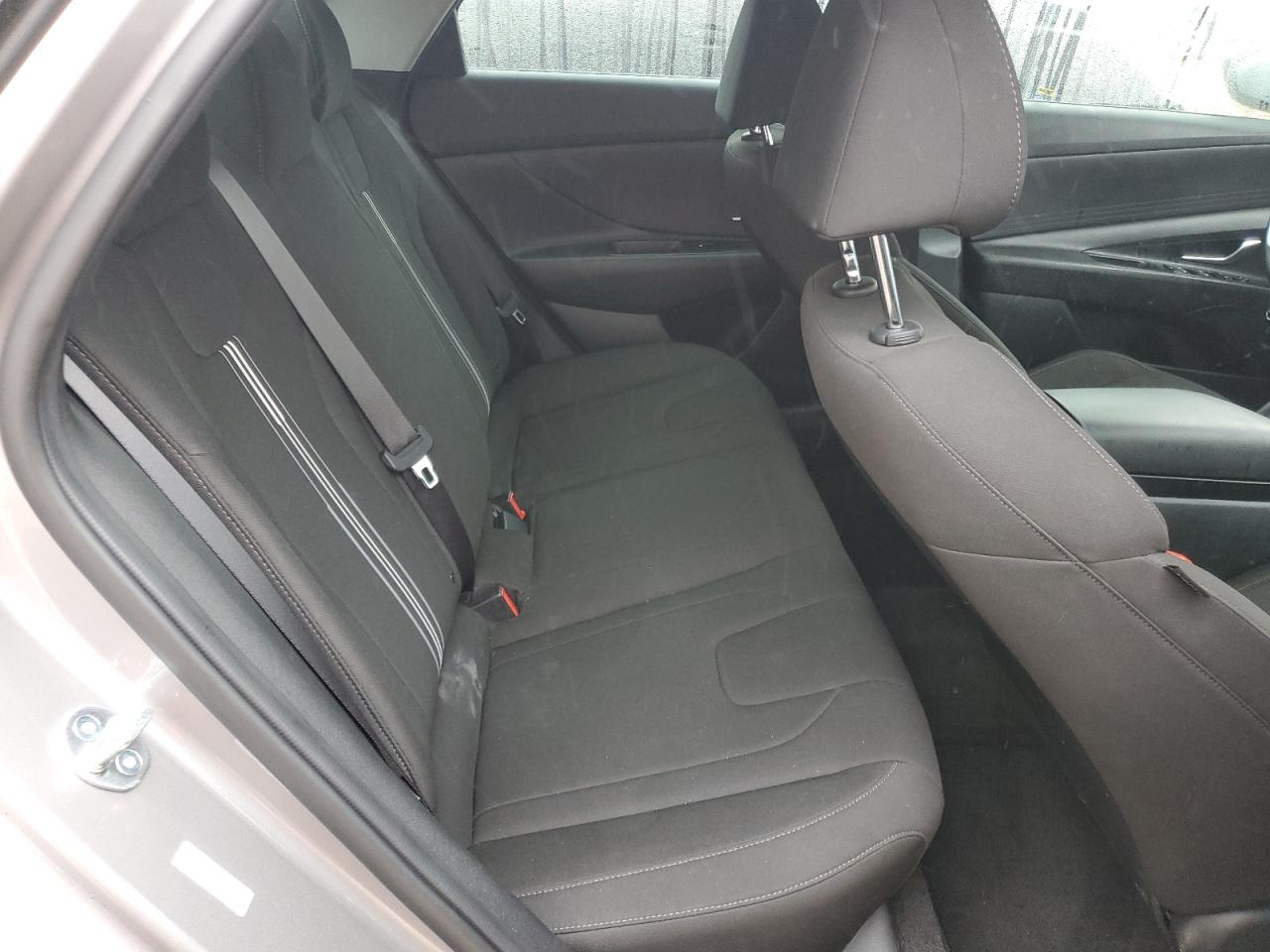 2023 Hyundai Elantra - Image 10