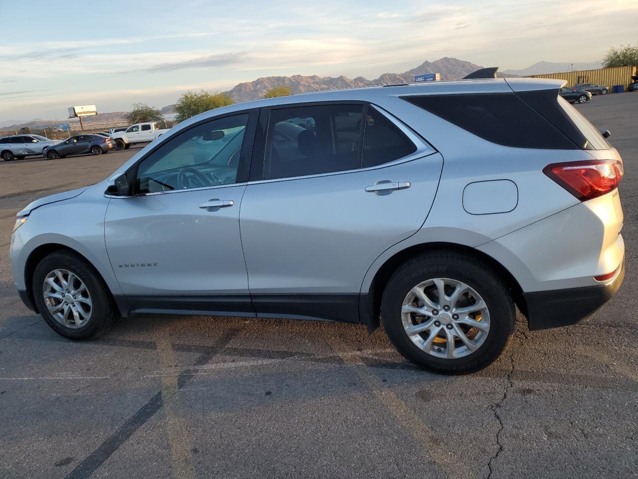 2018 Chevrolet Equinox - Image 2