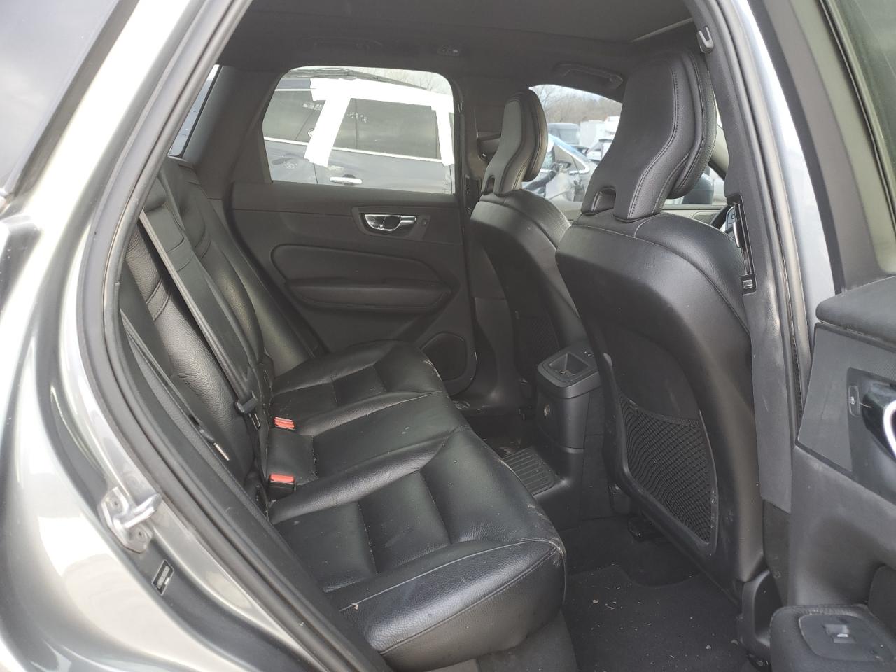 2019 Volvo XC60 - Image 11
