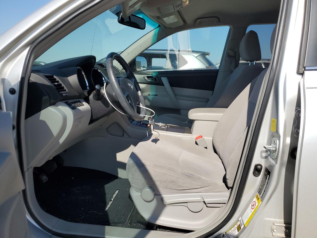 2011 Toyota Highlander - Image 7