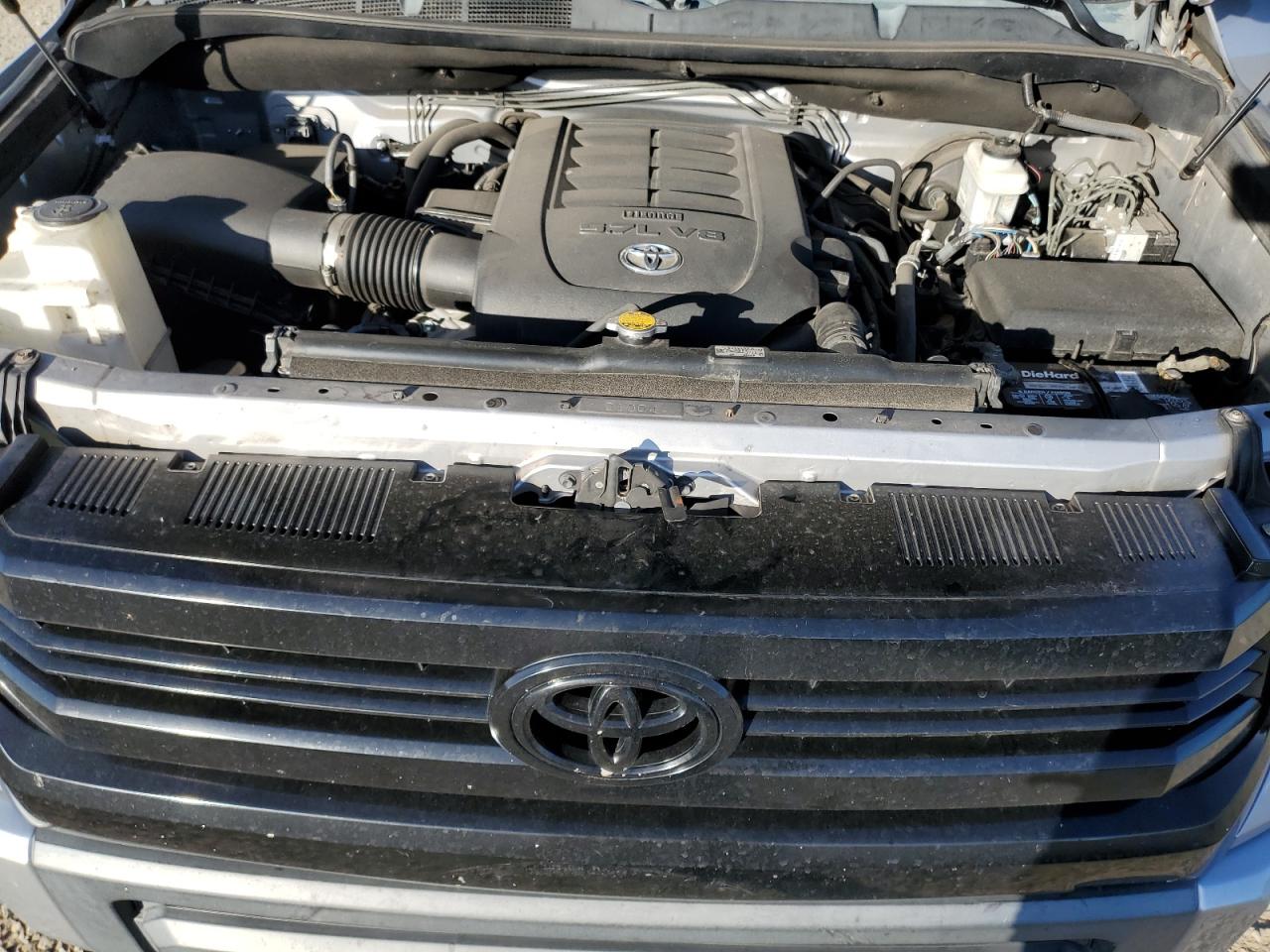 2015 Toyota Tundra - Image 11