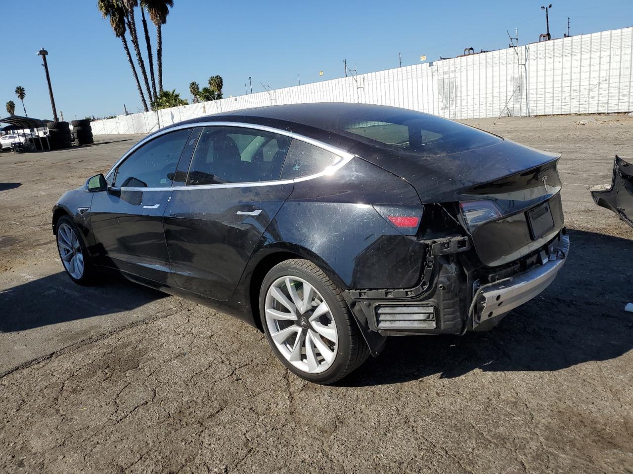 2019 Tesla Model 3 VIN: 5YJ3E1EA8KF425332 Lot: 81451664