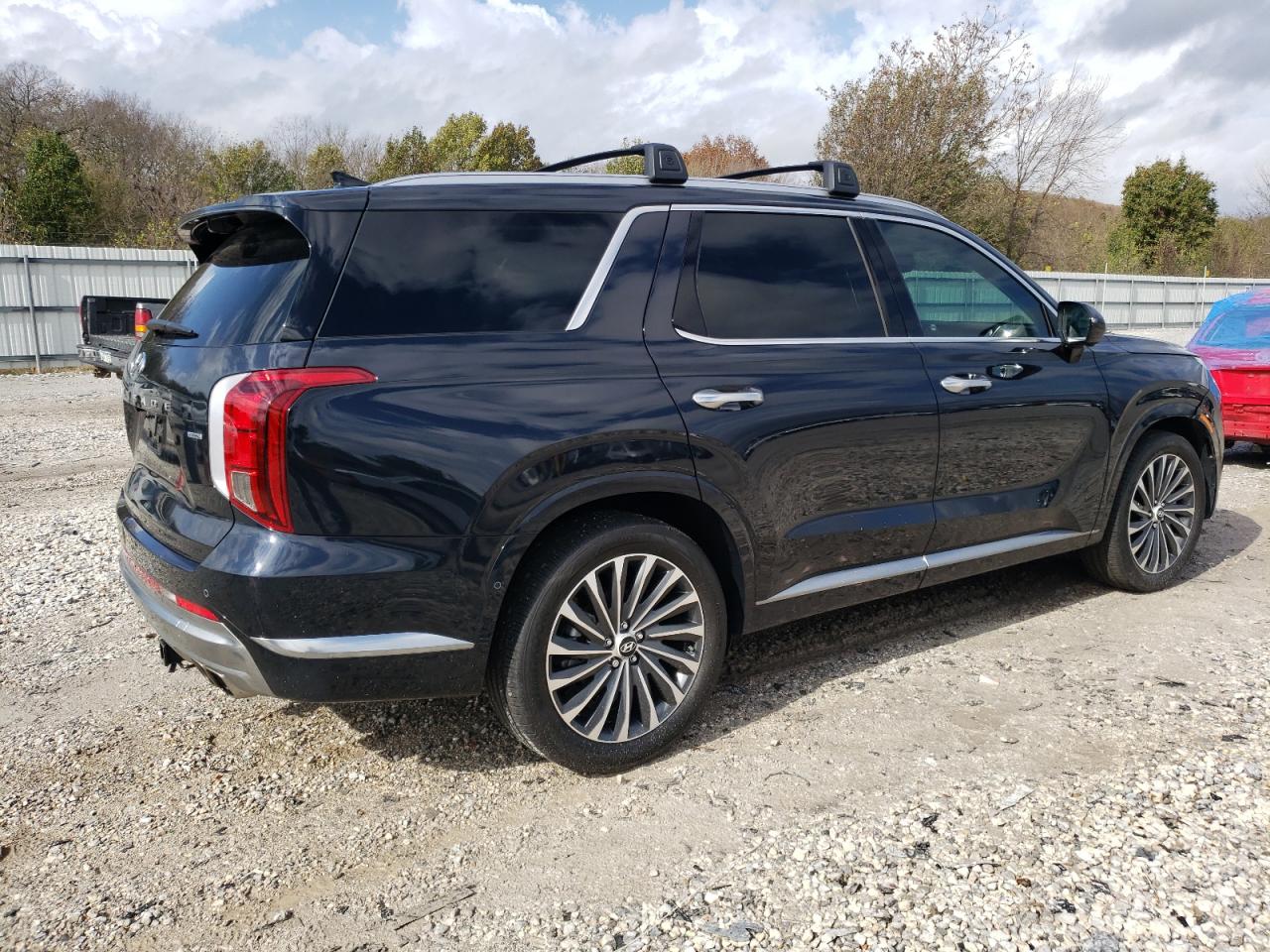 2024 Hyundai Palisade - Image 3