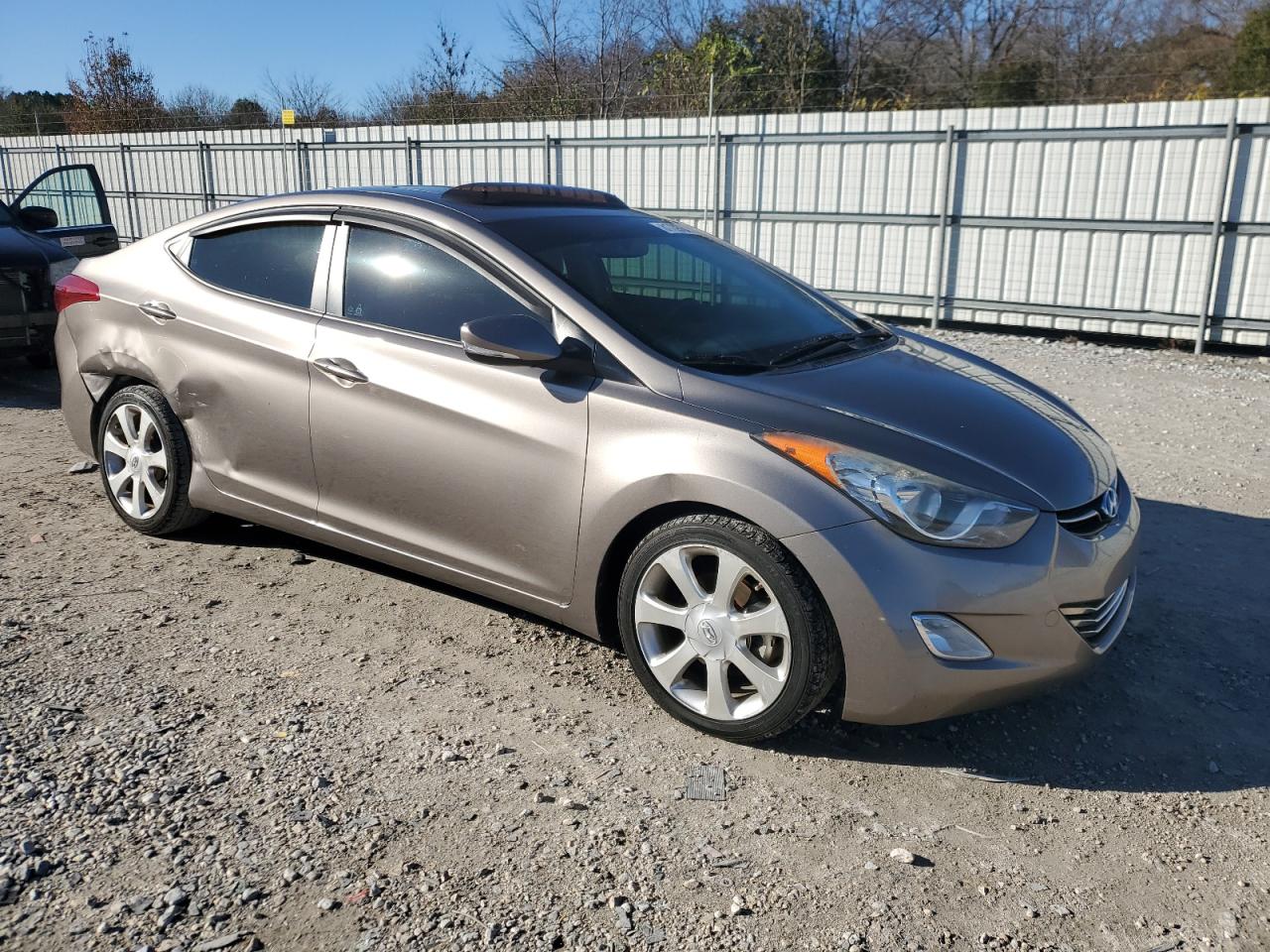 2013 Hyundai Elantra - Image 4