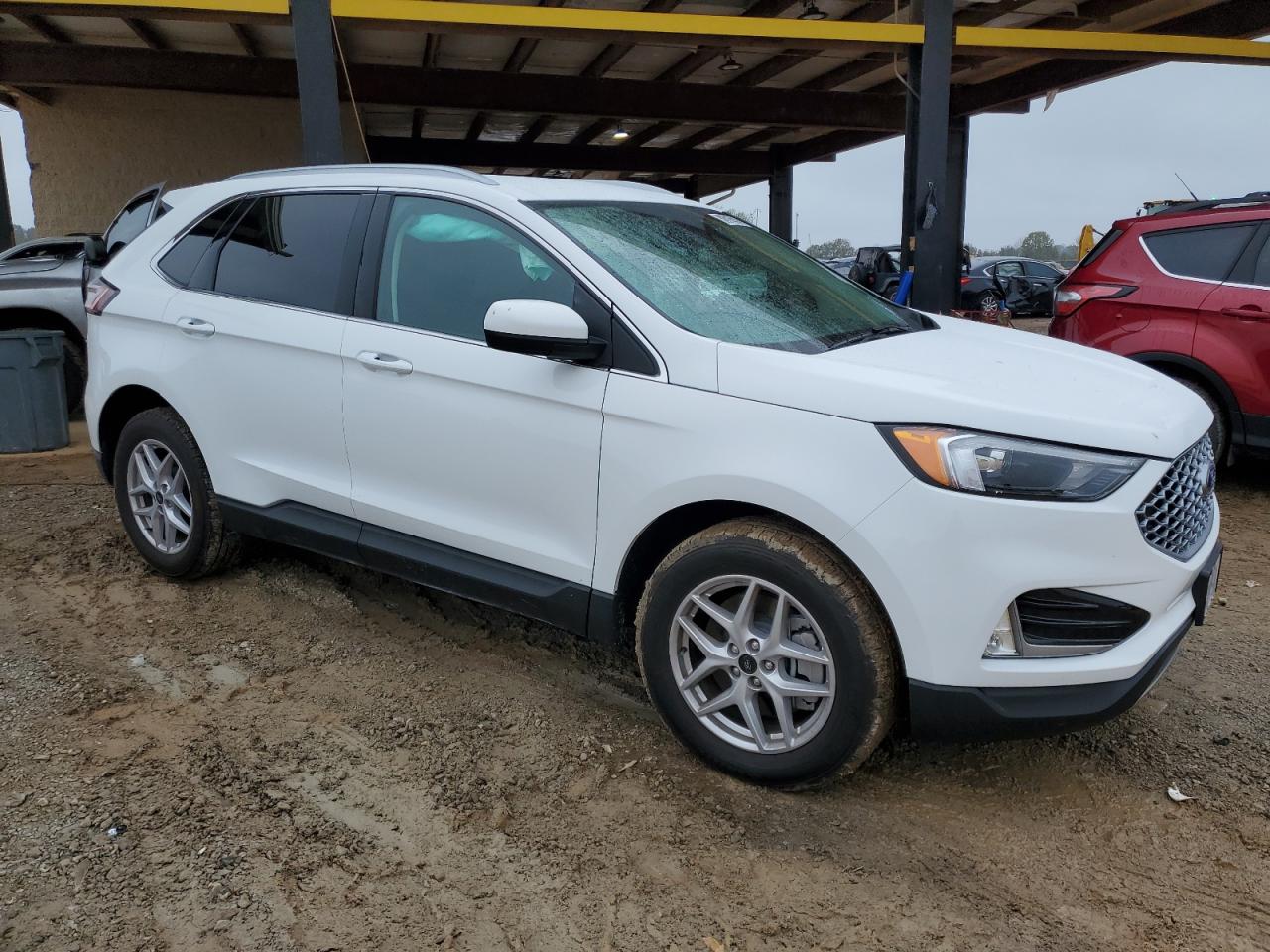 2023 Ford Edge - Image 4