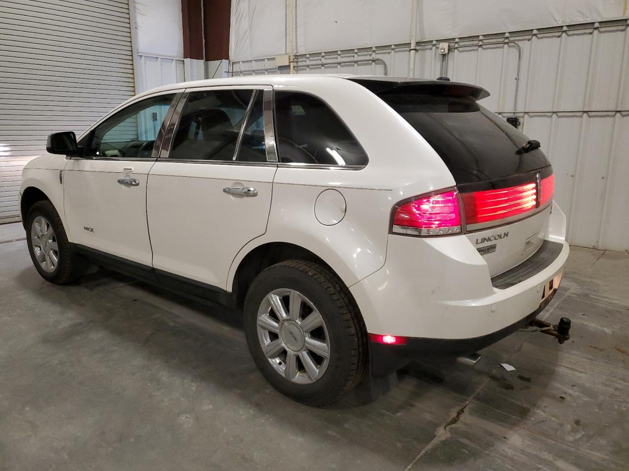 2009 Lincoln MKX - Image 2