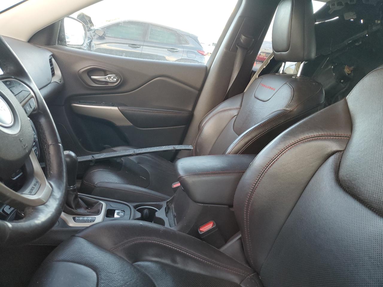 2018 Jeep Cherokee - Image 7